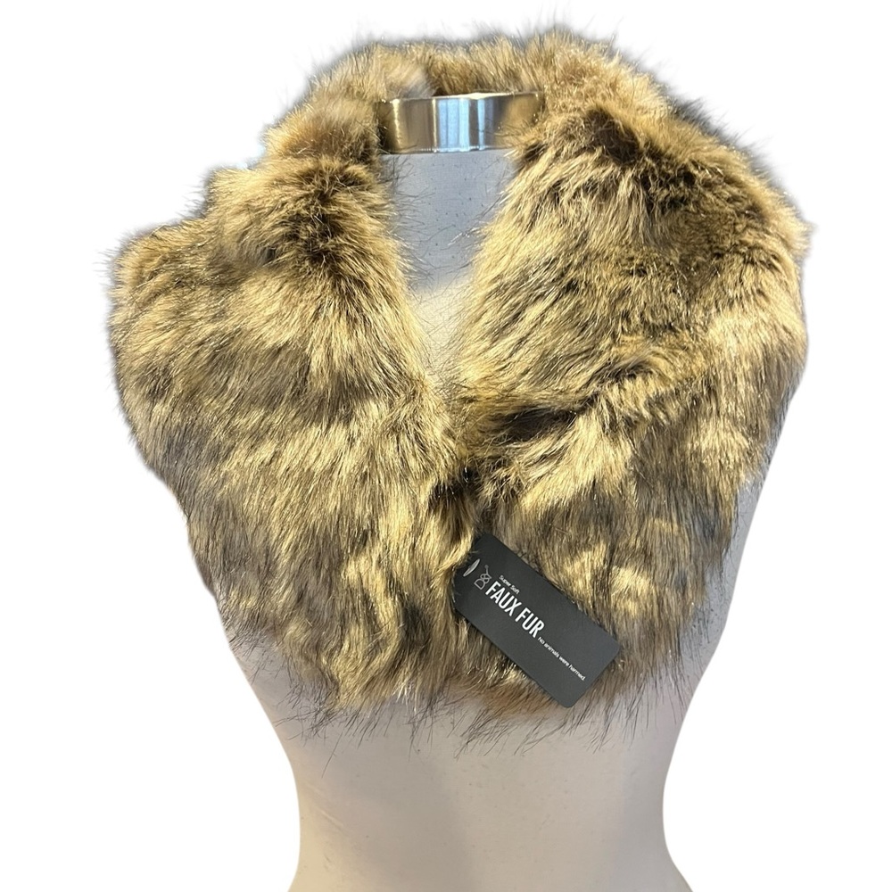 From D&Y NWT faux fur collar